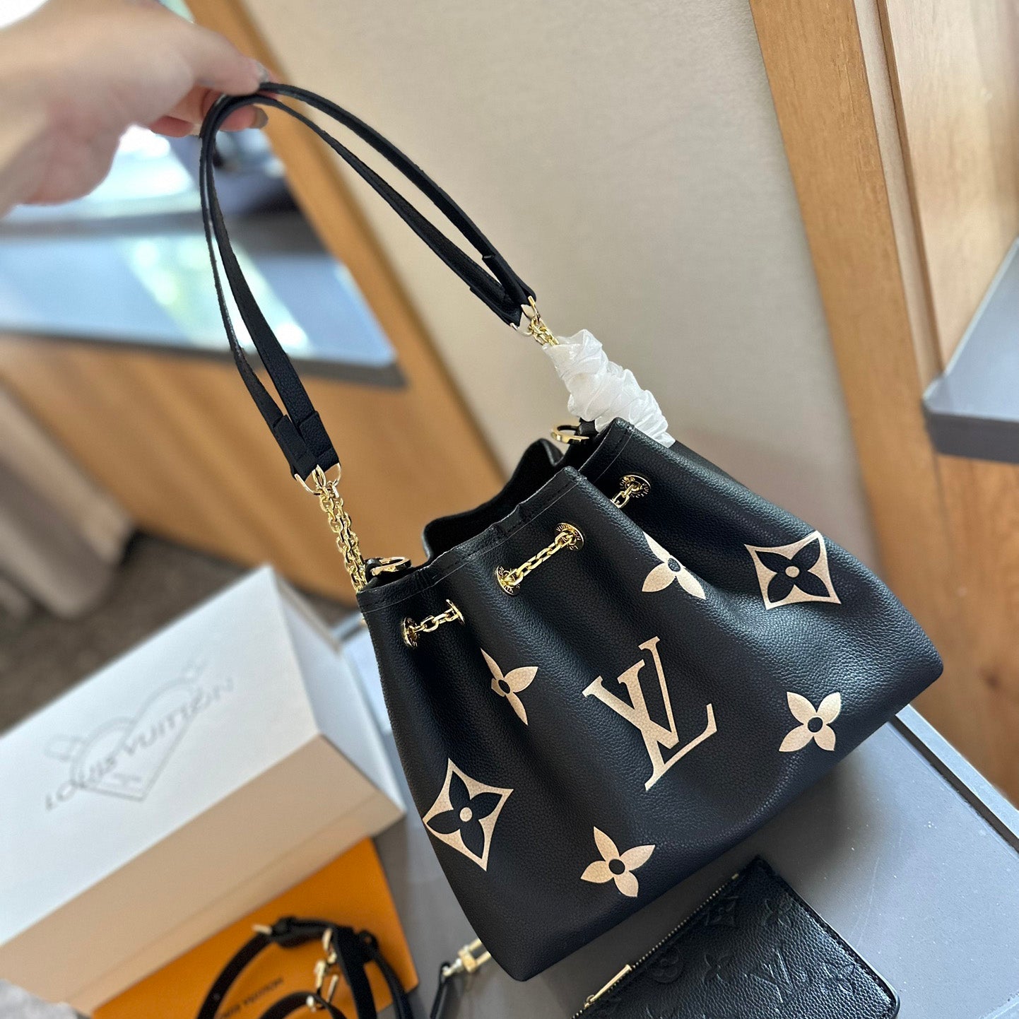 Versatile Classic Large Capacity Shopping Bag 1024062614