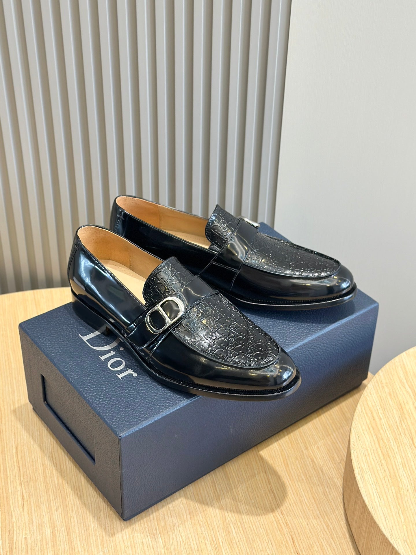CD Men's 1:1 Genuine Leather Sole Loafers 26070602