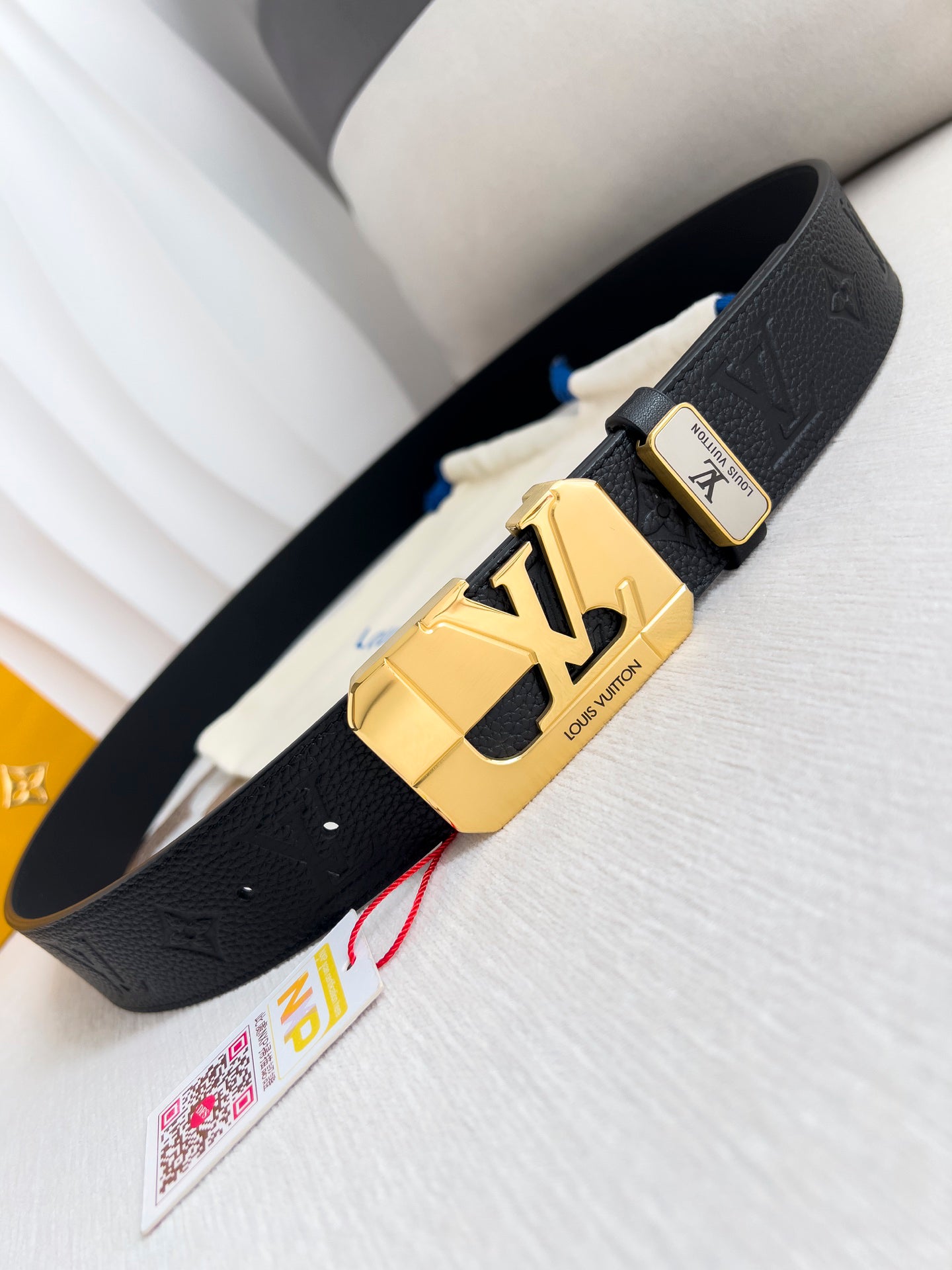 Luxury metal letter top-grain cowhide belt 26022402