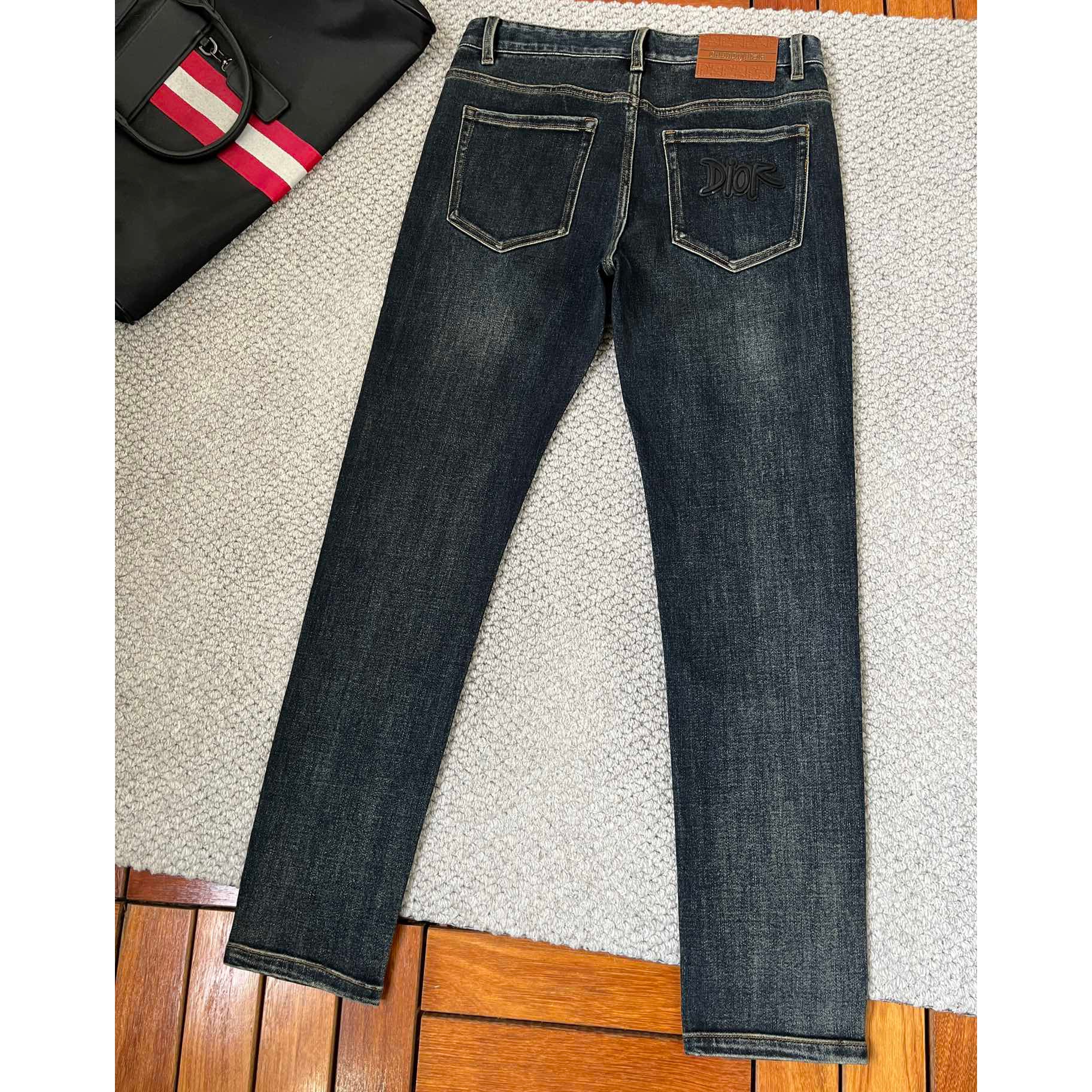 Men's straight through casual jeans 1025011613