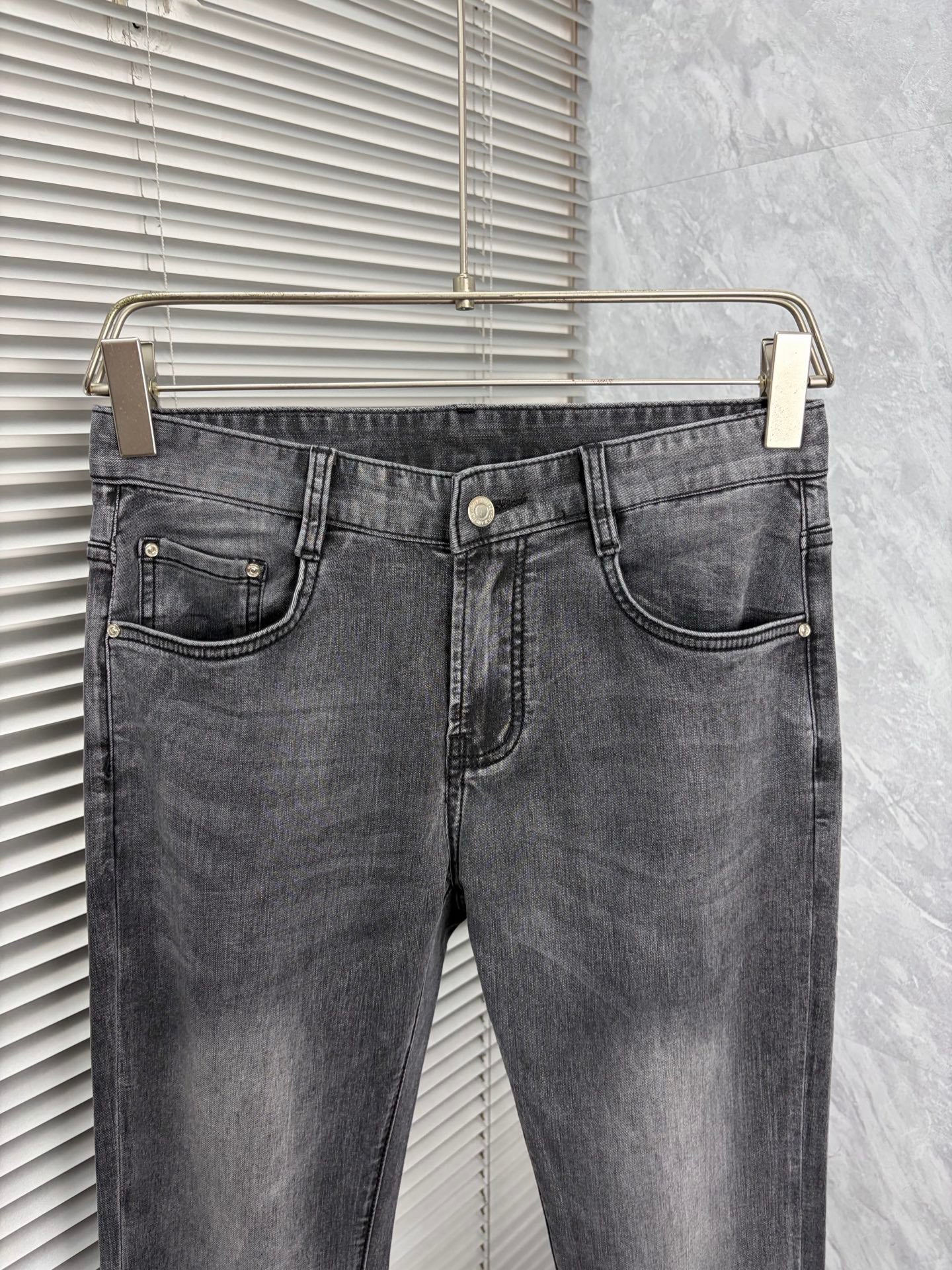 Latest Men's Jeans 1026063002
