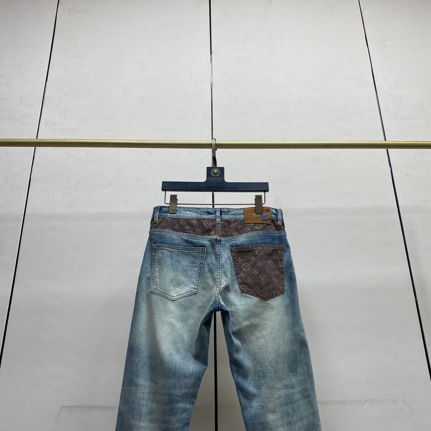 VV Slim-fit straight-leg jeans 1825122603
