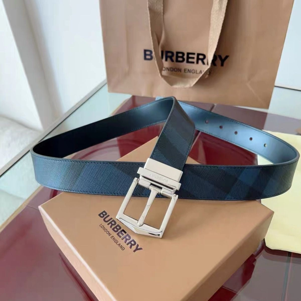 TB  New men's genuine leather belt, stylish and versatile with double-sided buckle  25112006