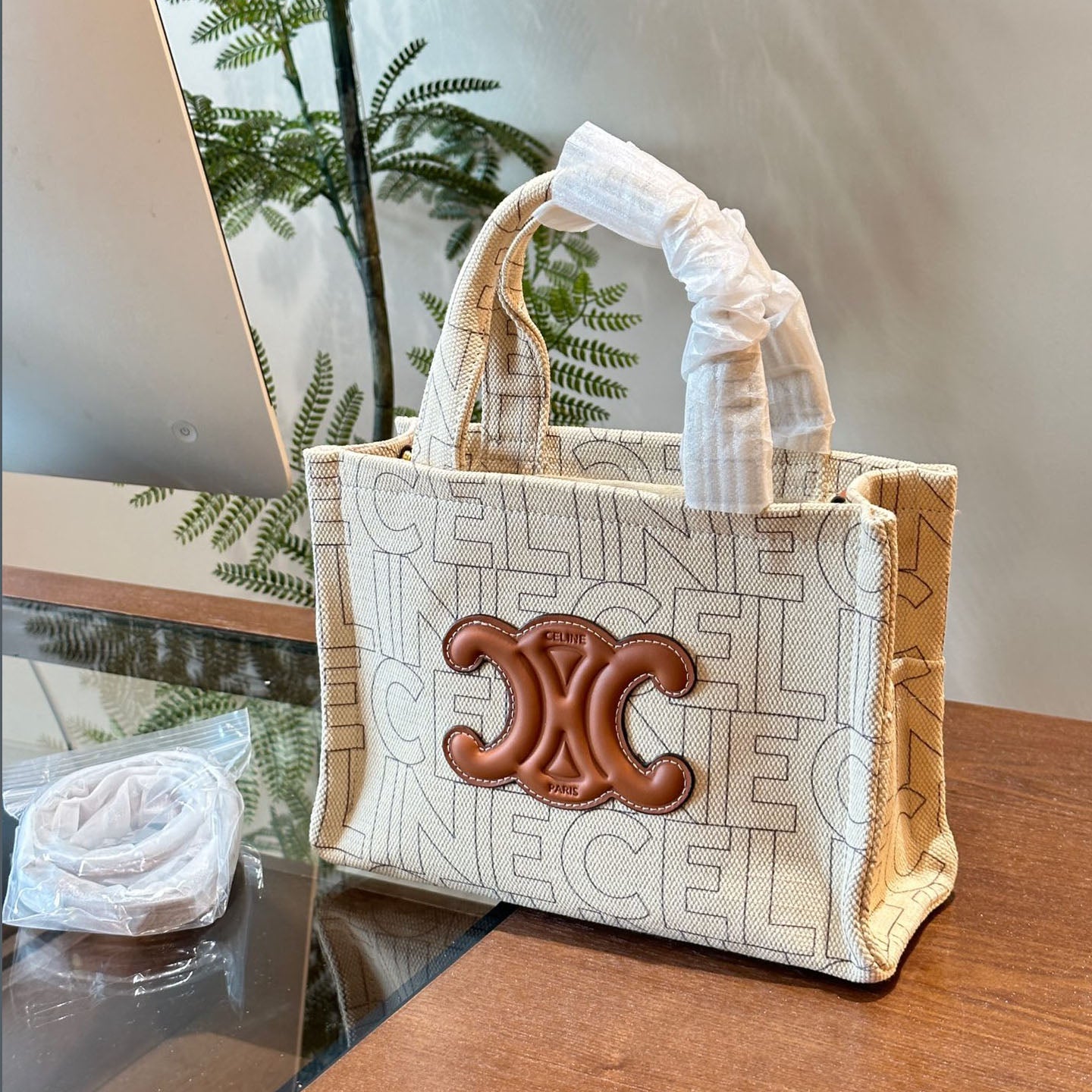 SEL 24 New Classic letter logo handbag XC24092412