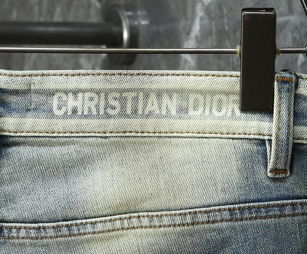 DR New slim straight-leg jeans  26061602