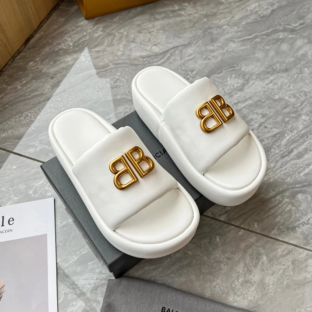 New Fashion Classic Versatile Sandals and Slippers 1024040910