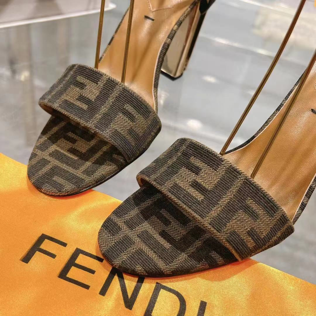 New Fashionable Thick Heel Fish Mouth Strip Sandals 1024022101