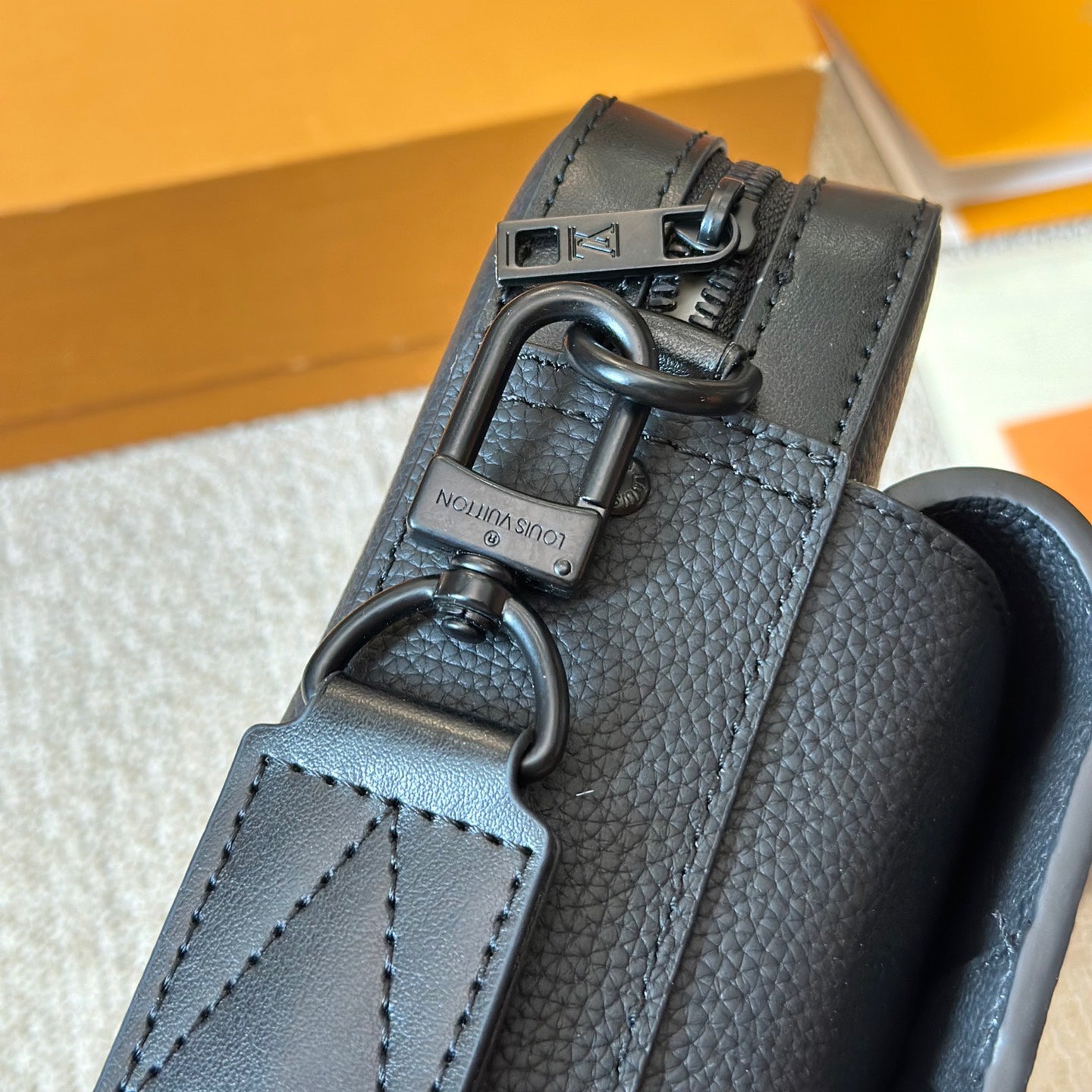 Fashion classic all-match messenger bag XC1023090501