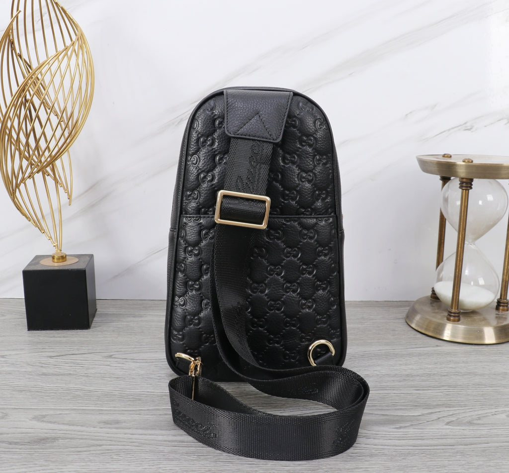 GUI Latest top-grain cowhide chest bag 26032302
