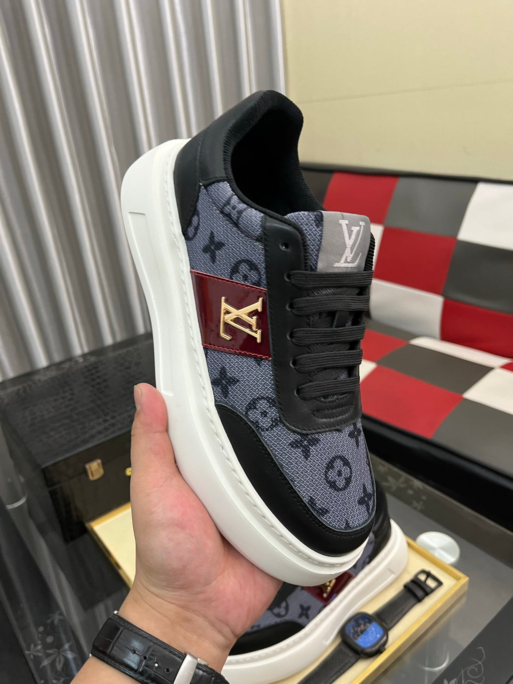 VV Latest casual and stylish men's shoes 26032417