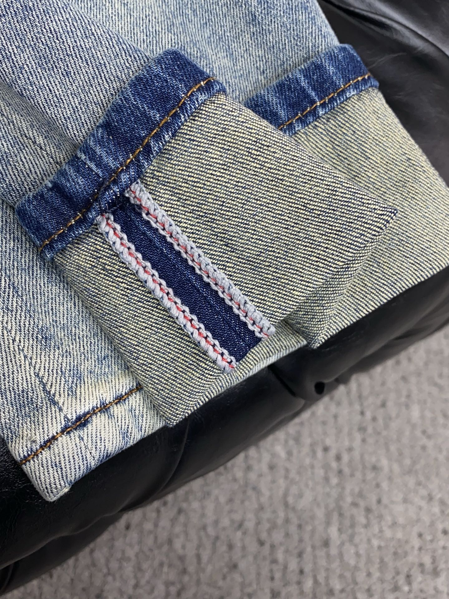 GUI  Latest jeans 26031211