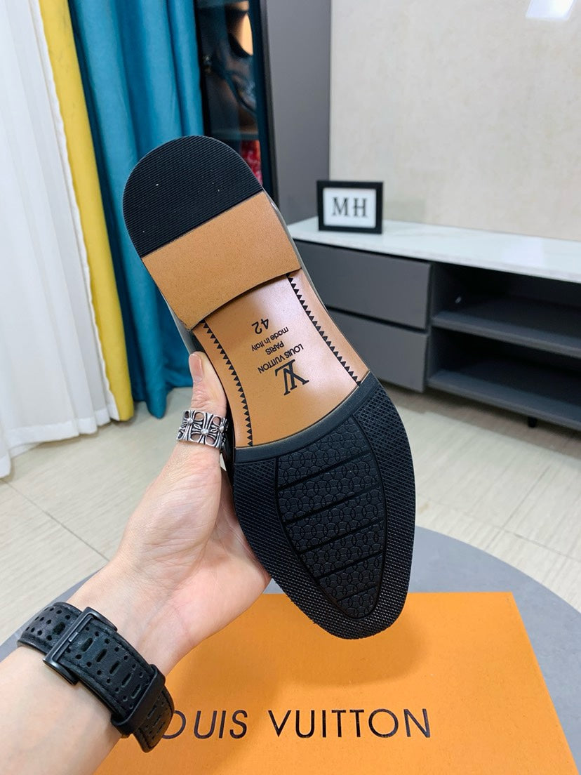 VV  Latest trending casual business leather shoes 26031002