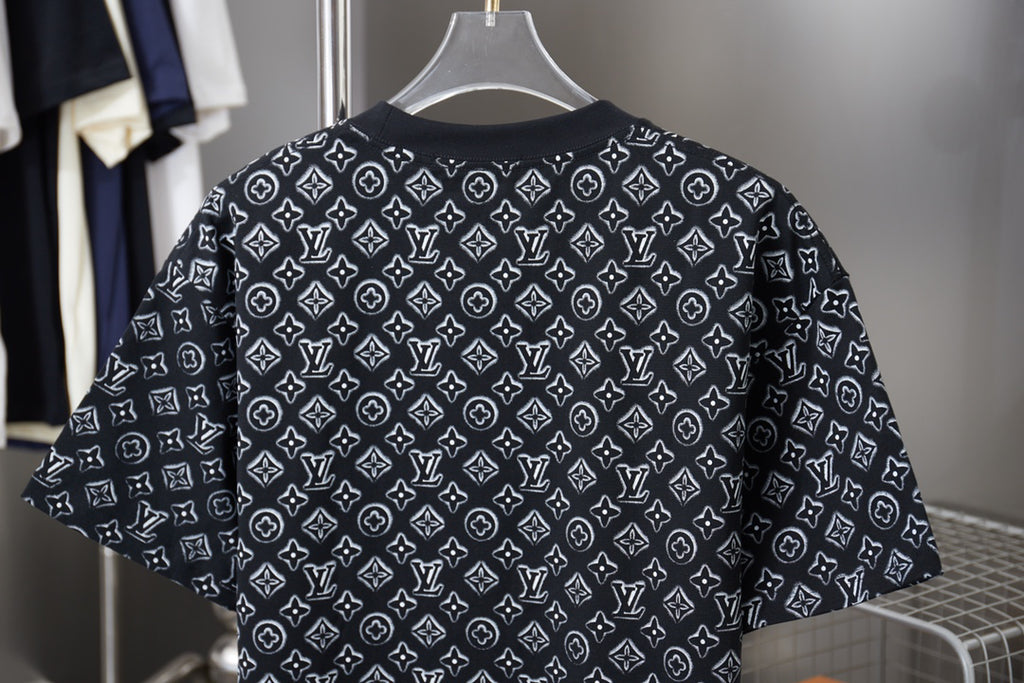VV Embossed jacquard knit crew neck short sleeve 26032605
