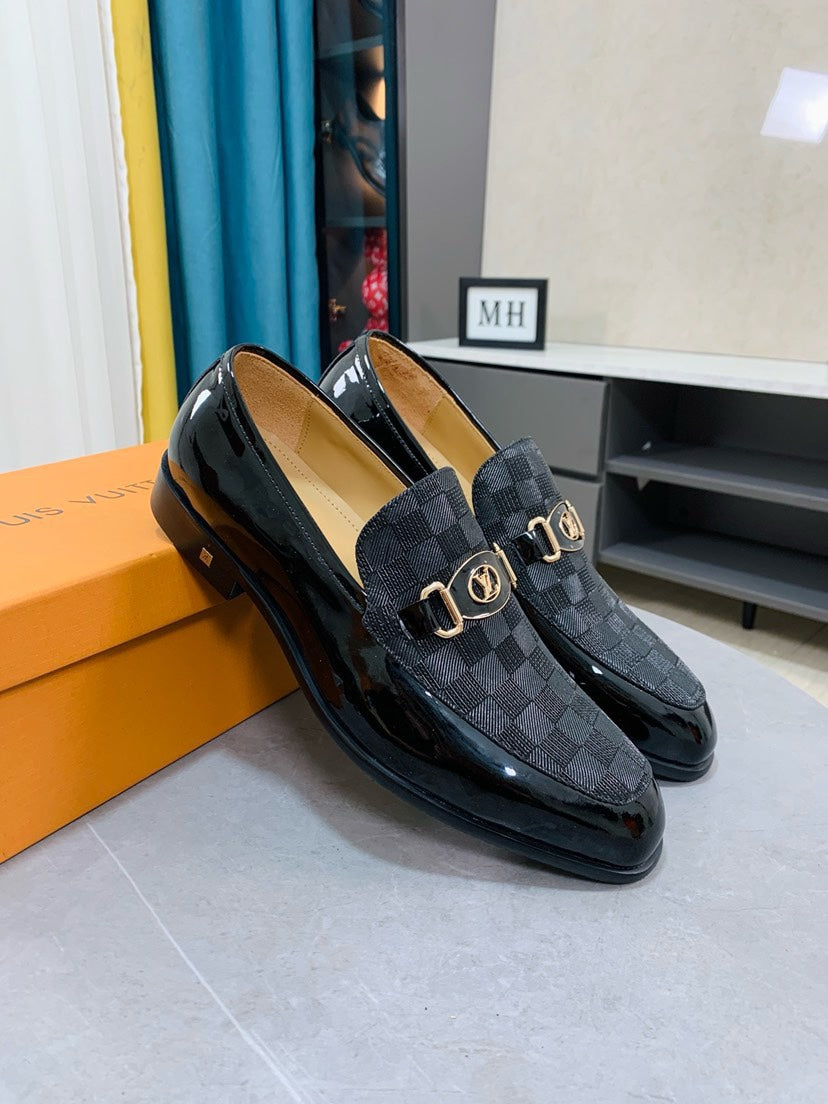 VV  Latest trending casual business leather shoes 26031002
