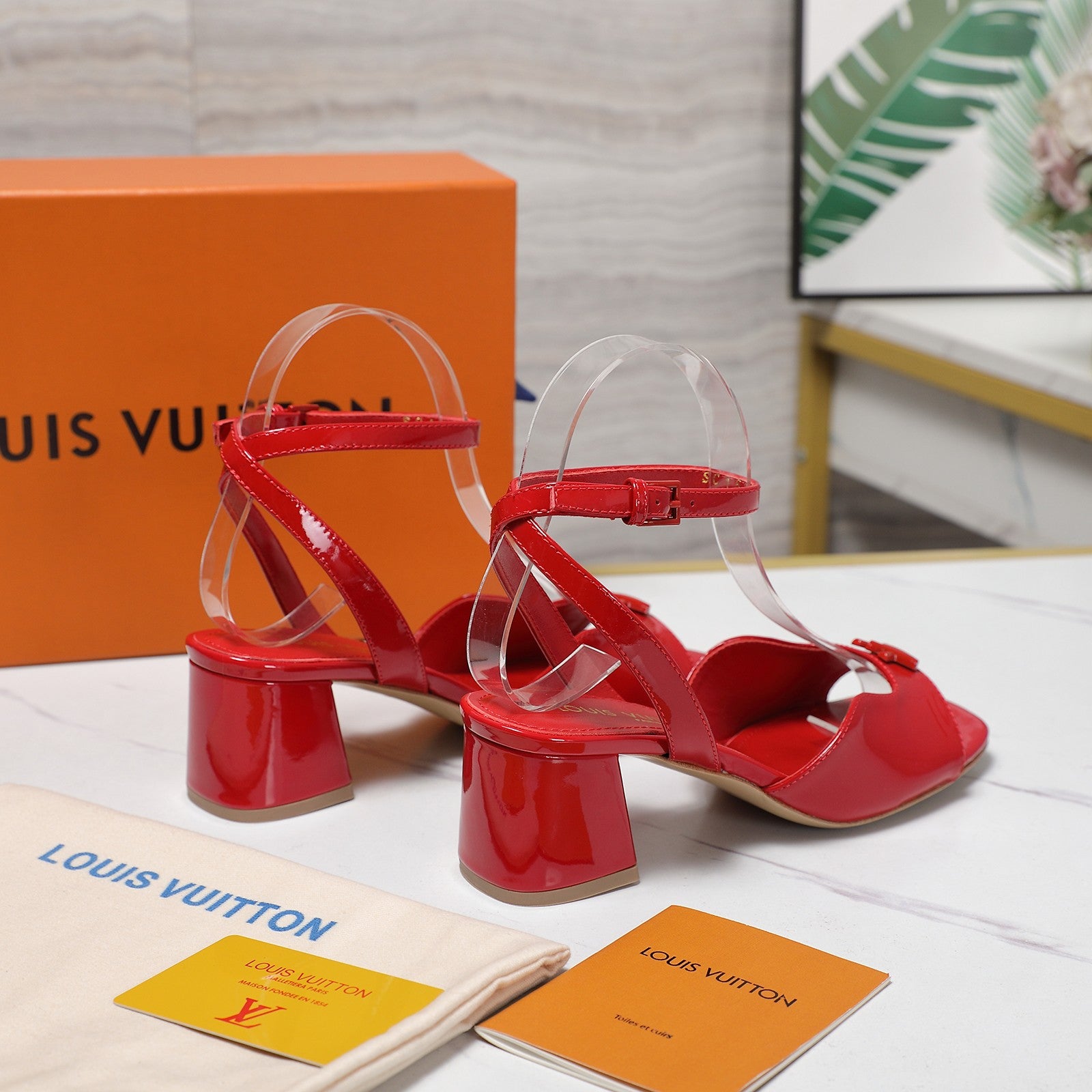 L sandals 1825043001