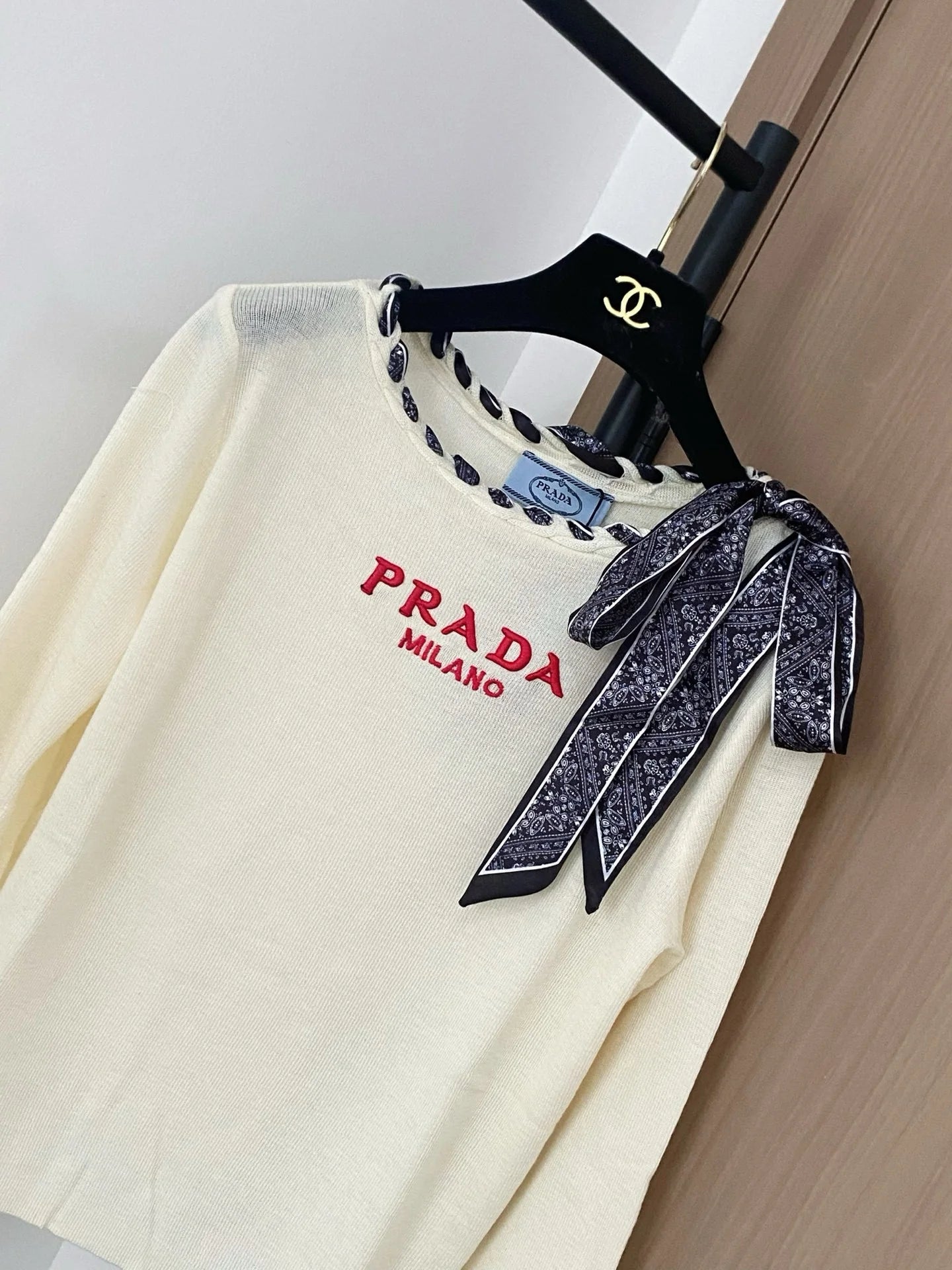 New Classic Logo Sweater 1025103107