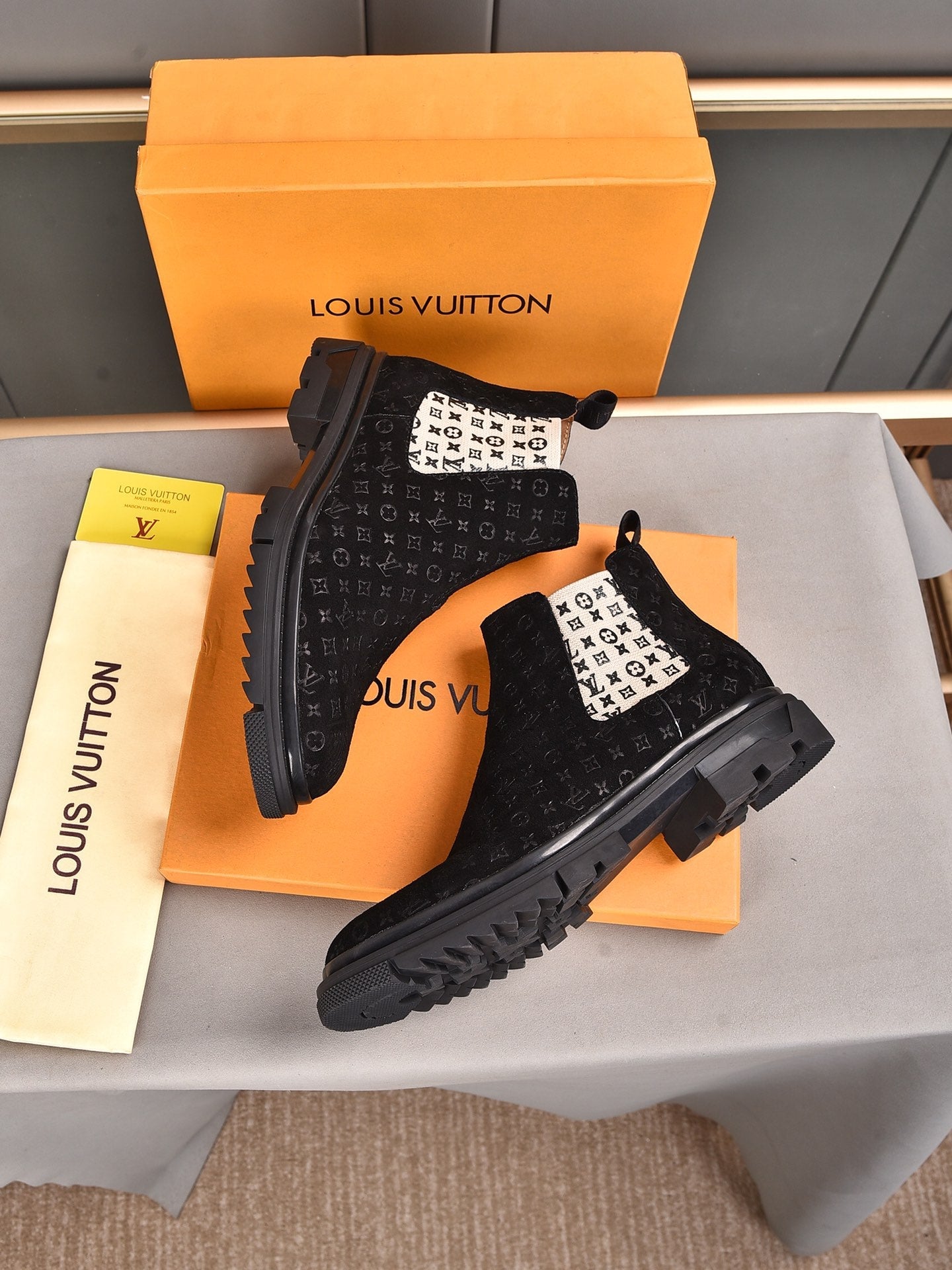 Fashion Casual New Style Men's Comfortable Sneakers Shoes V11