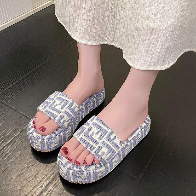 New Style Cloth Fashionable Thick Slippers 1024061703