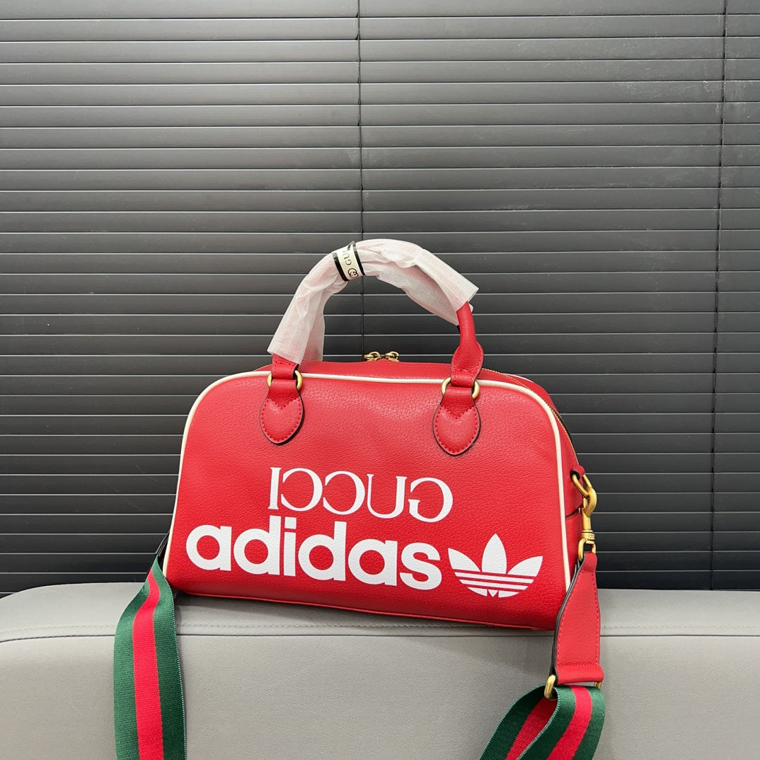 Co-branded mini travel bag, handbag, crossbody bag 1824042104