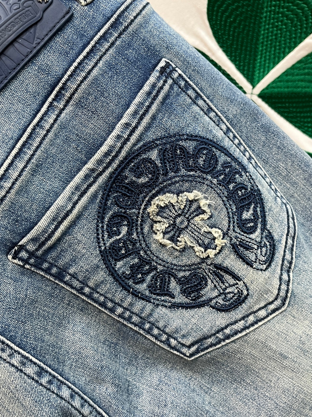 CH New trendy men's jeans 26031218