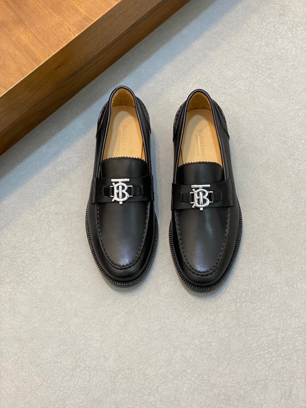 BBR Genuine leather top-quality loafers 26070803