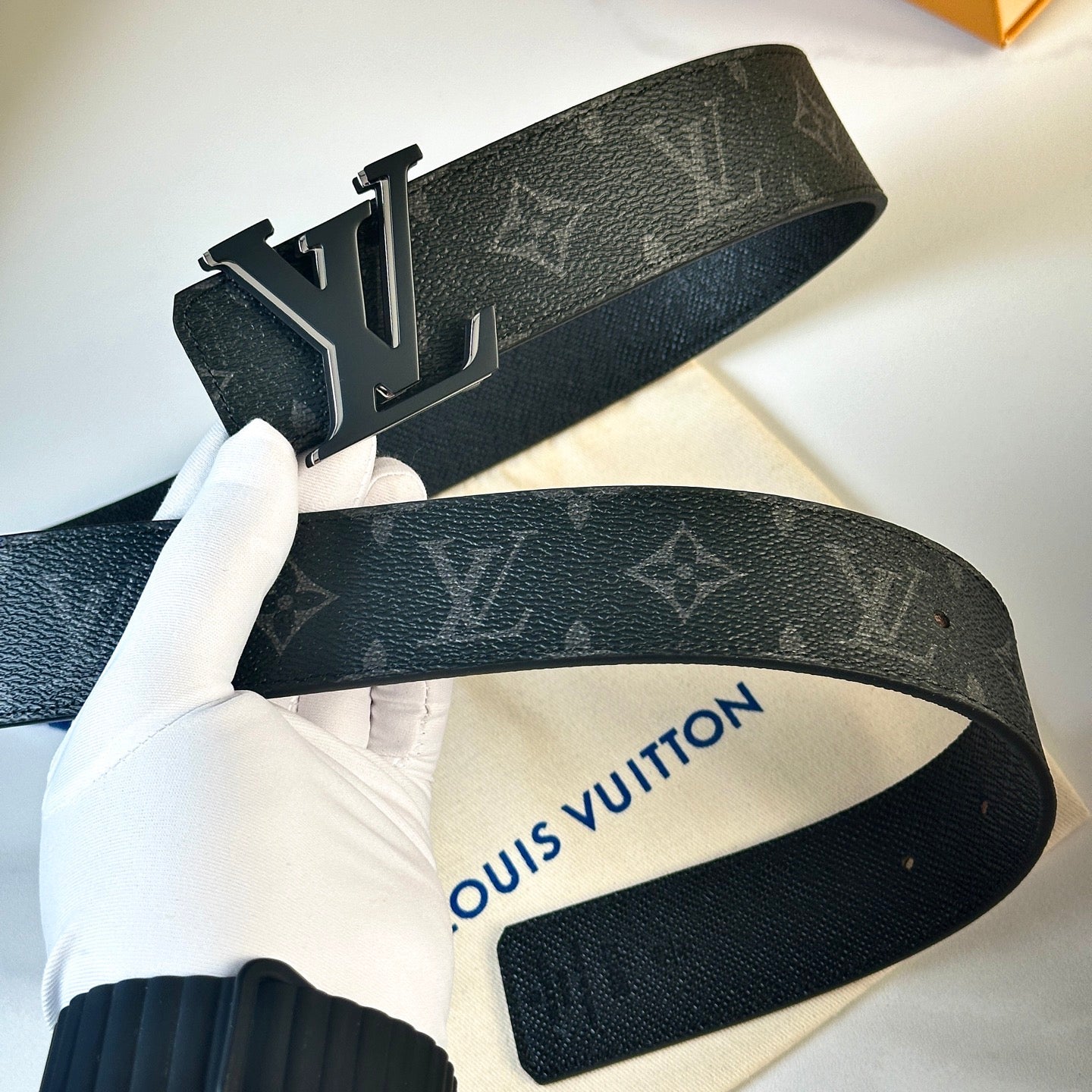 Luxury metal letter top-grain cowhide belt 26022404