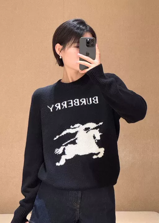 Classic  War Horse Sweater Couple Style 25111801