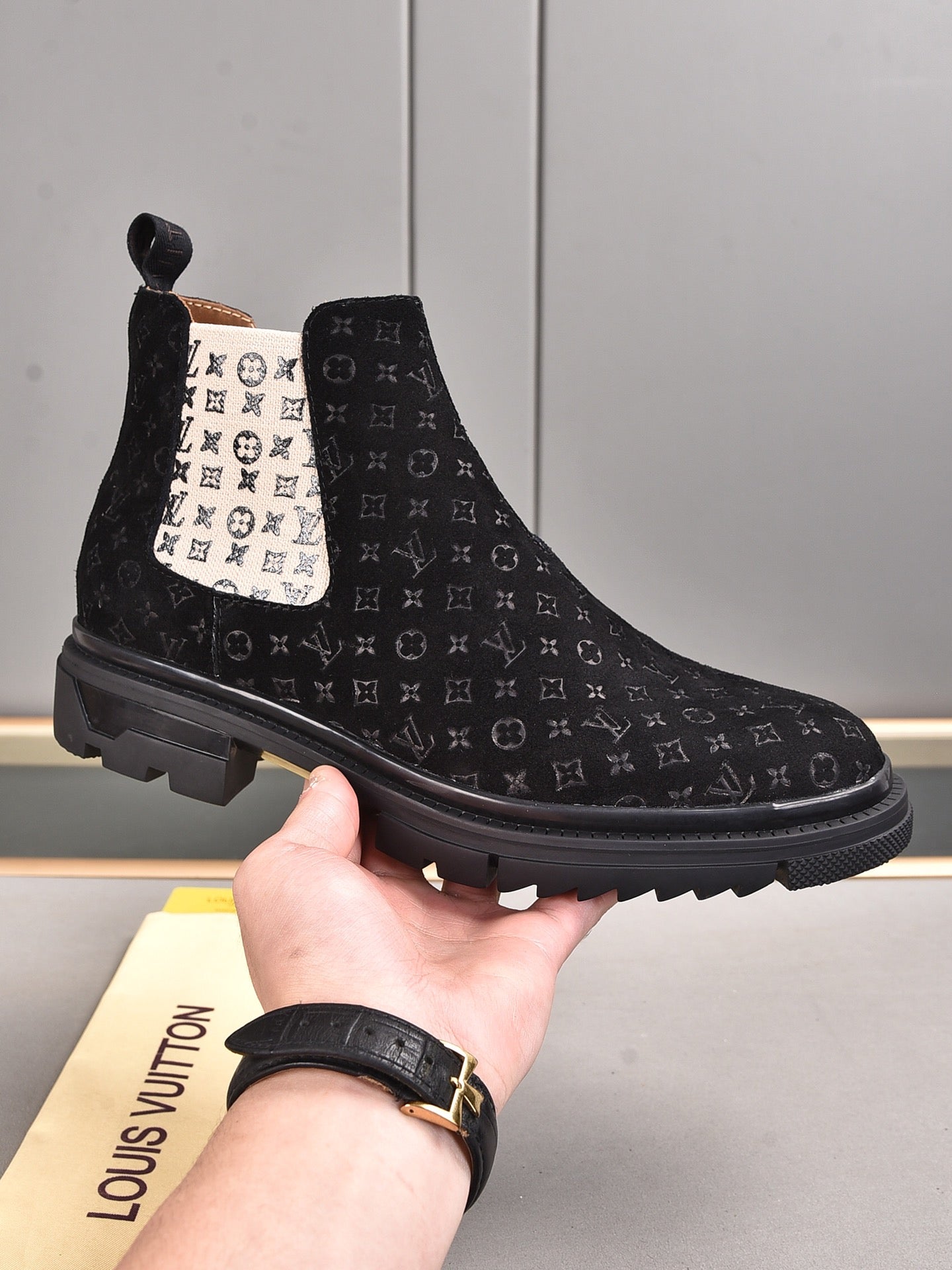 Fashion Casual New Style Men's Comfortable Sneakers Shoes V11