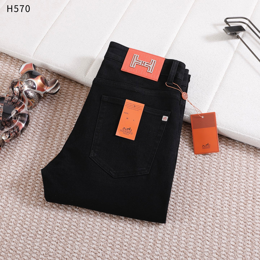 HM New slim straight-leg jeans 26061601