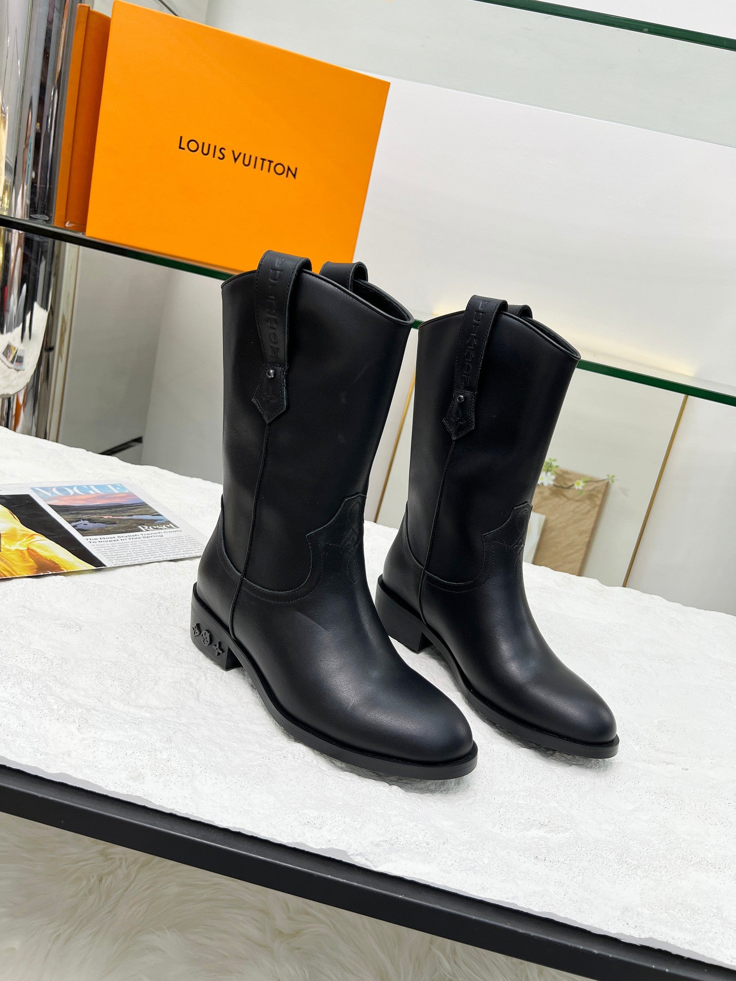 VV boots 1825112608