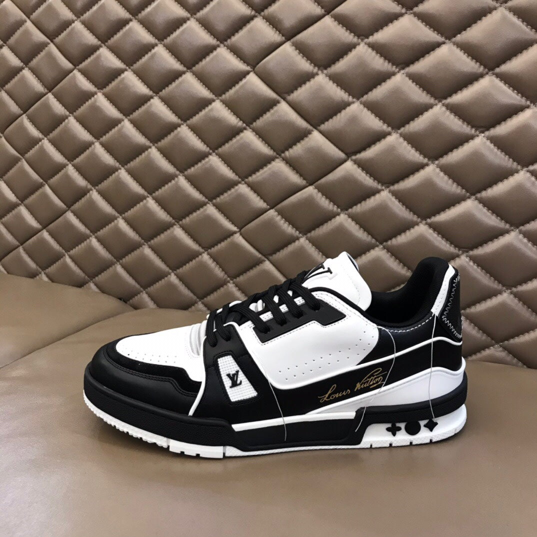 Men's Fashion Luxury V Logo Black and White Sneakers