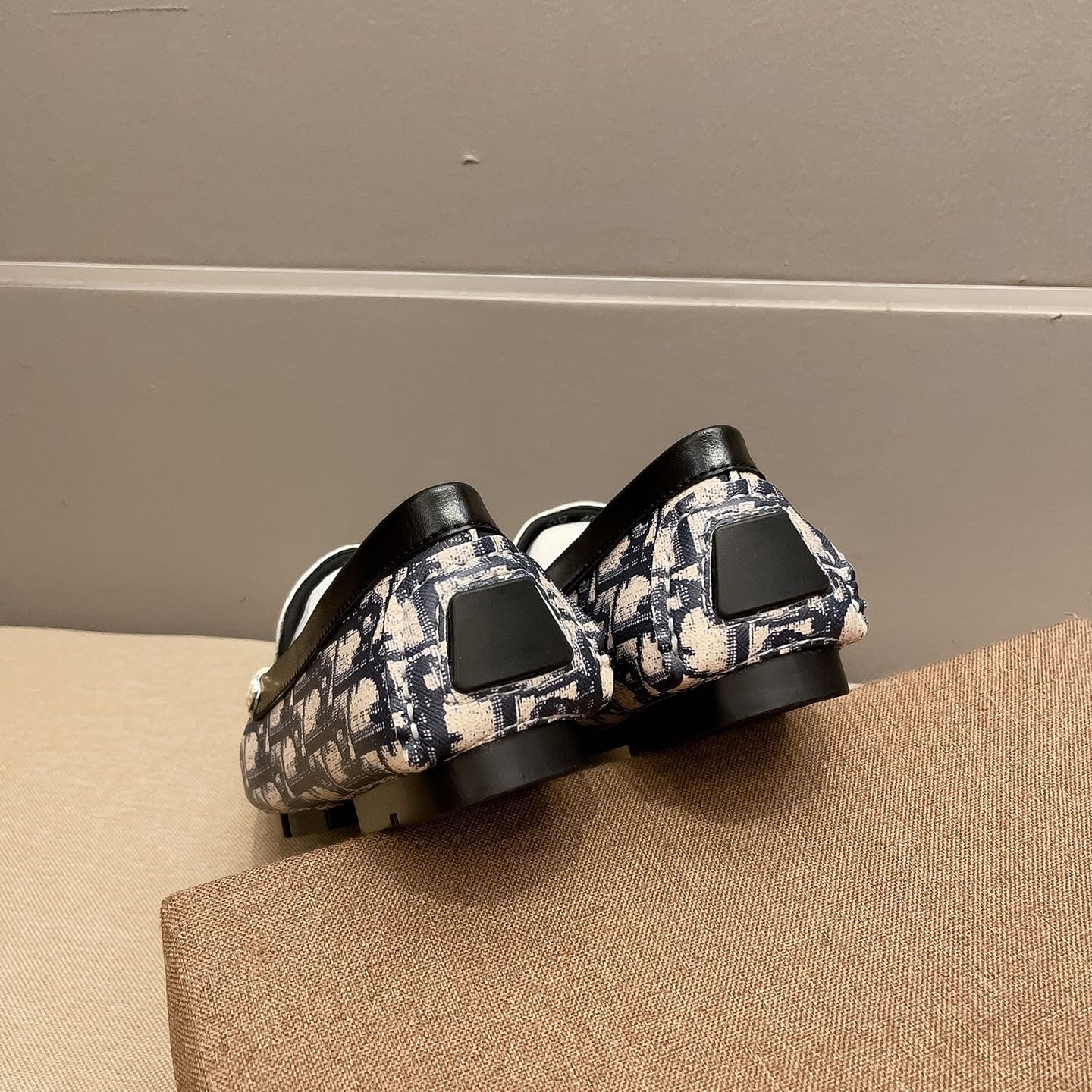 Classic letter-printed loafers 1824040711
