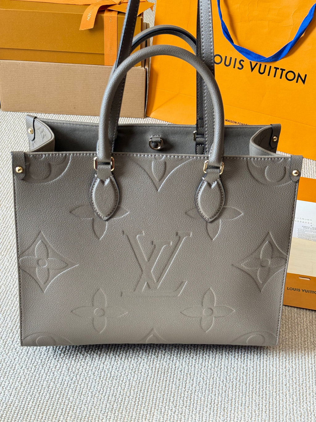 L Leather Handbag On The Go 1825101403