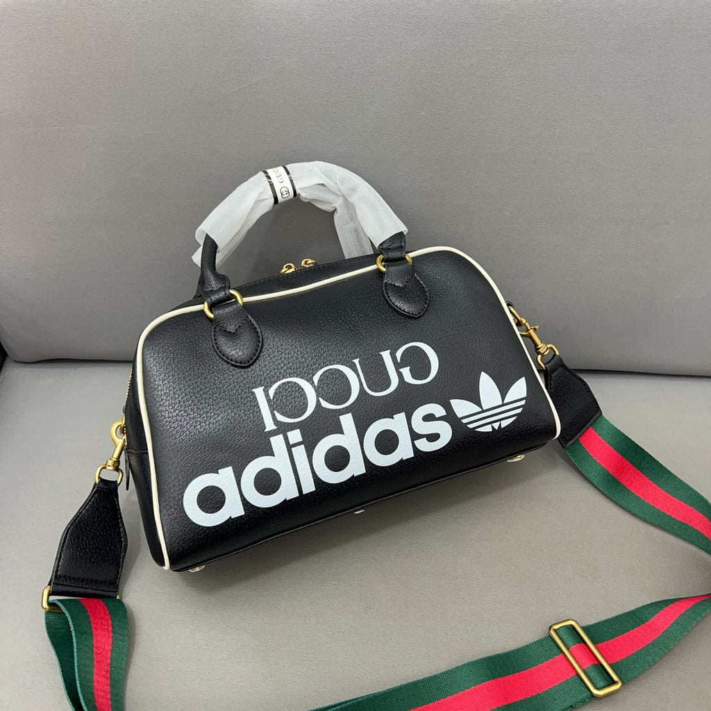 Co-branded mini travel bag, handbag, crossbody bag 1824042104