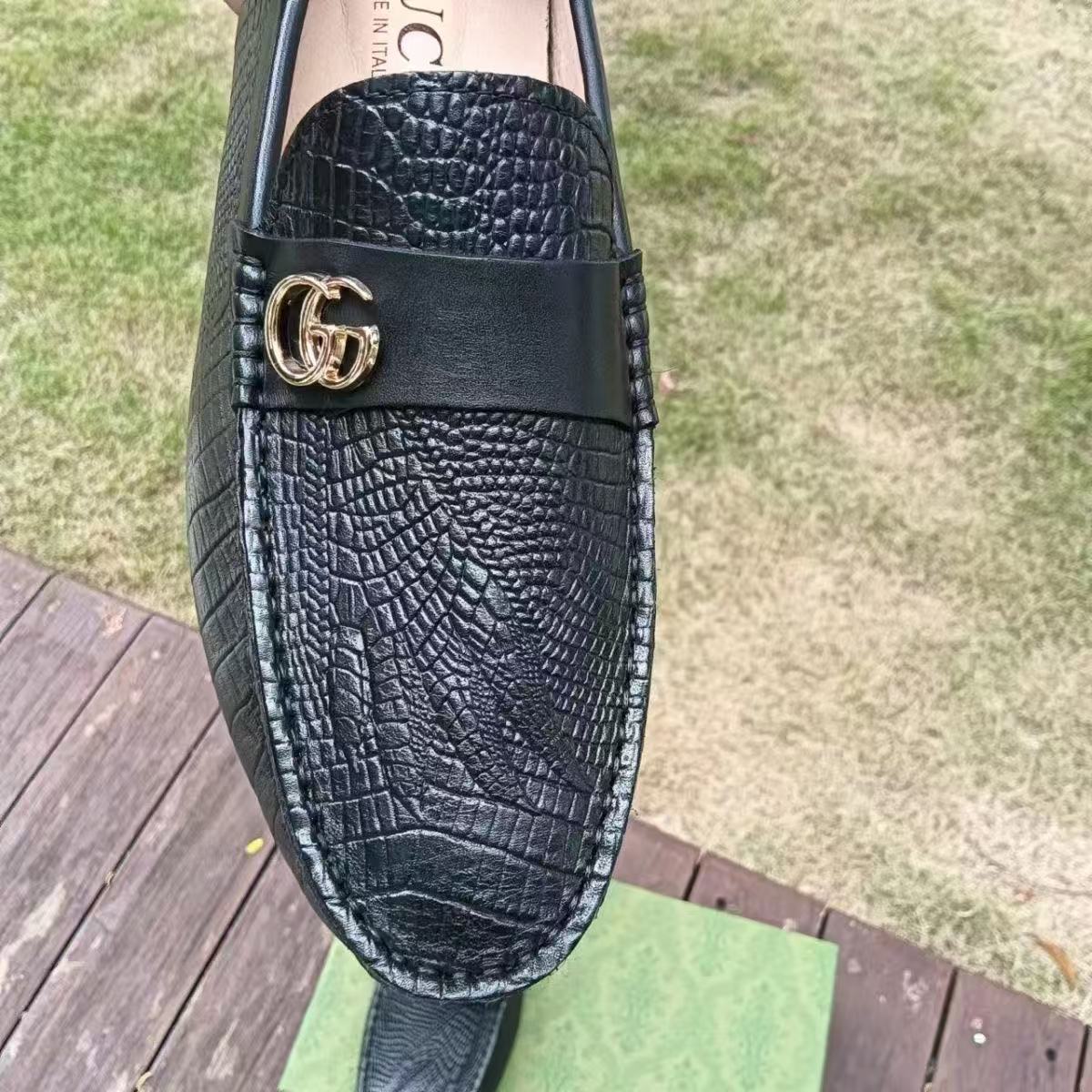 GUI New Loafers 26030902
