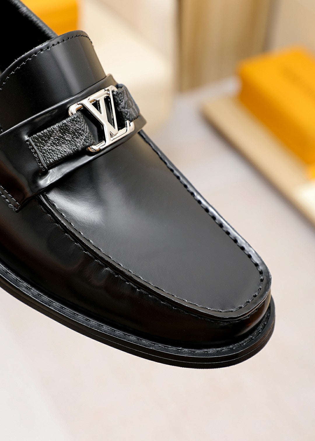 High-end business loafers 4