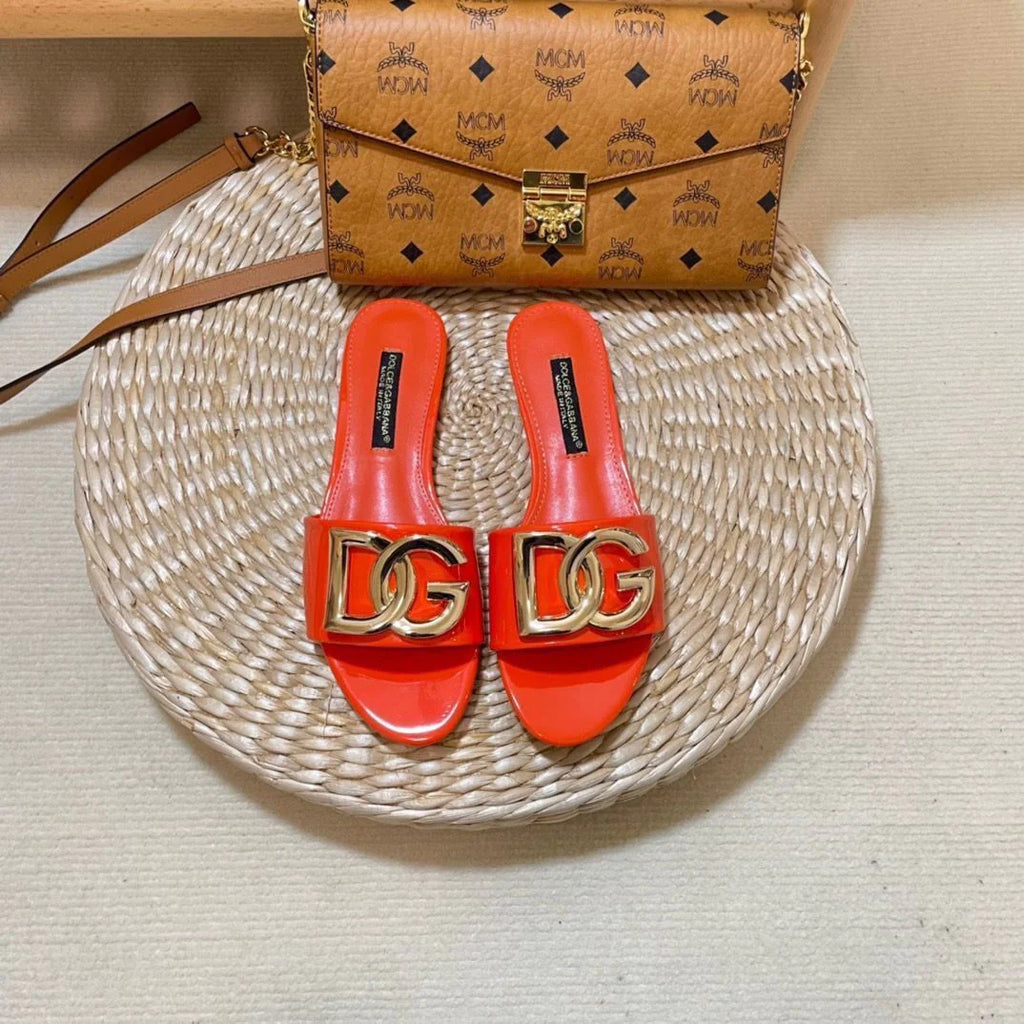 New D Letter Open Toe Flat Slippers 1024040205