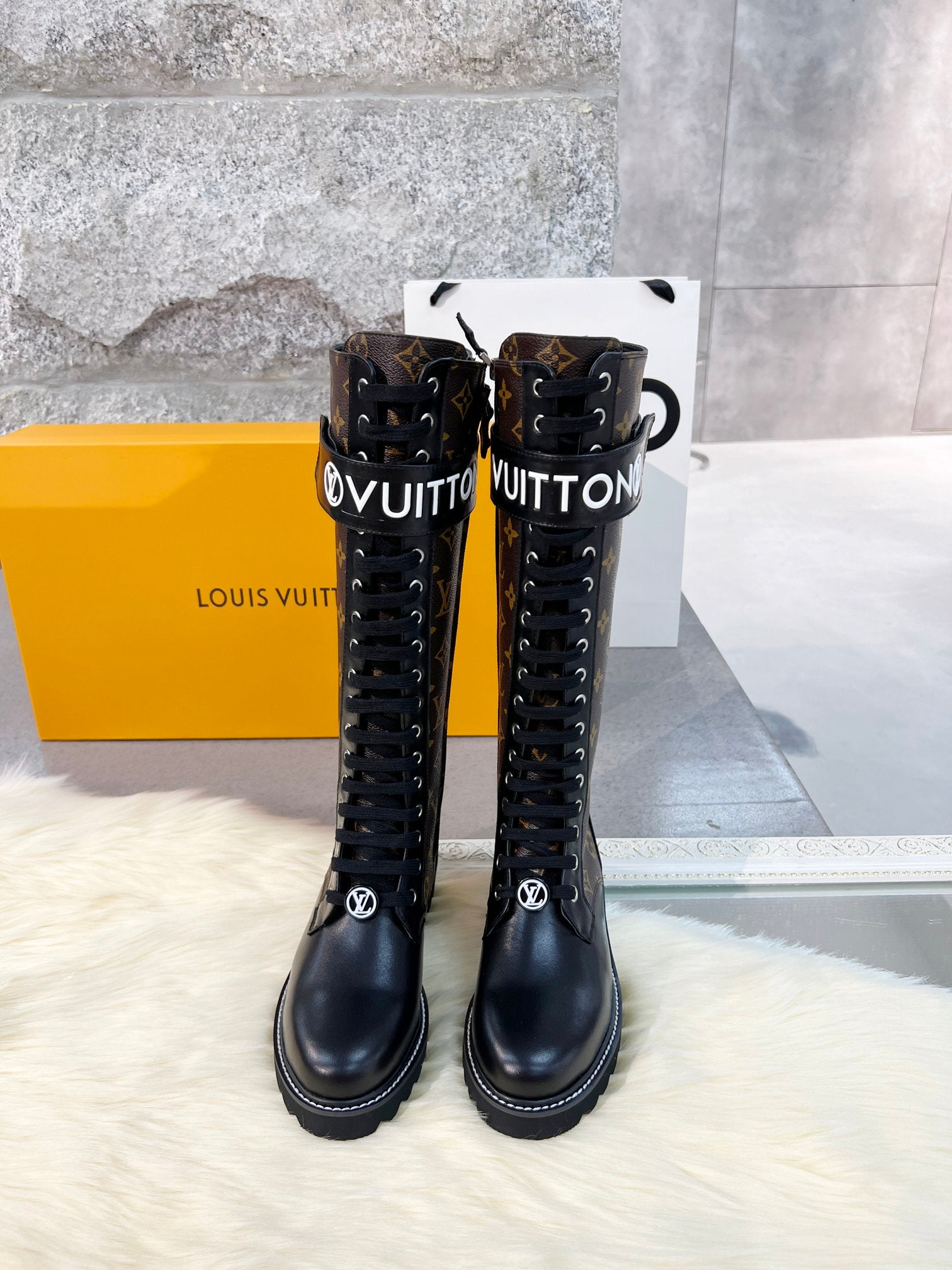 L 24 autumn and winter adjustable Velcro boots 1824112601