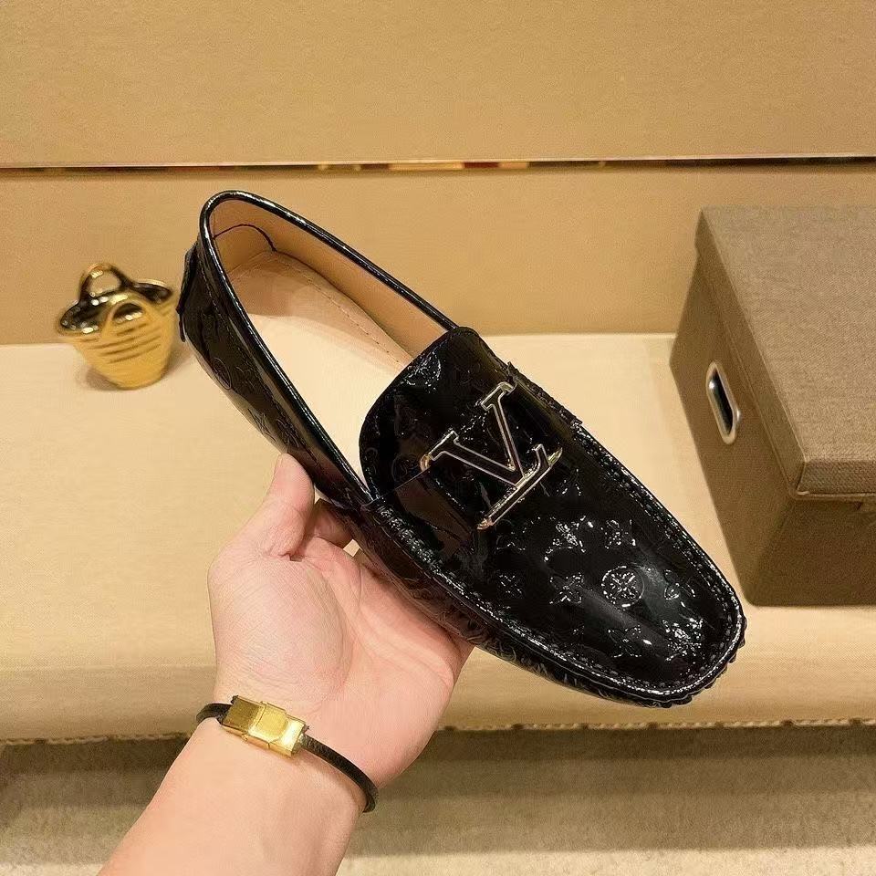 VV New Loafers 26030901