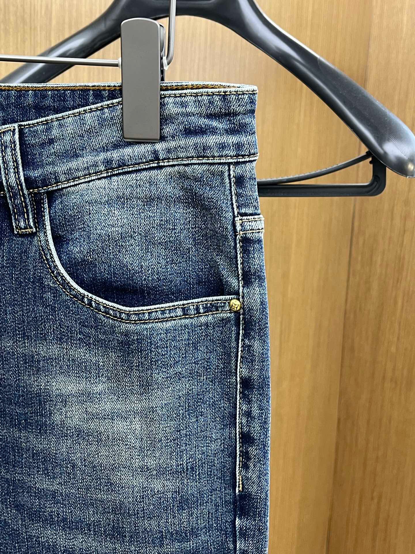 VV Latest High-End Custom Jeans 26052004