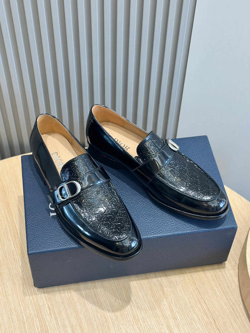 CD Men's 1:1 Genuine Leather Sole Loafers 26070602