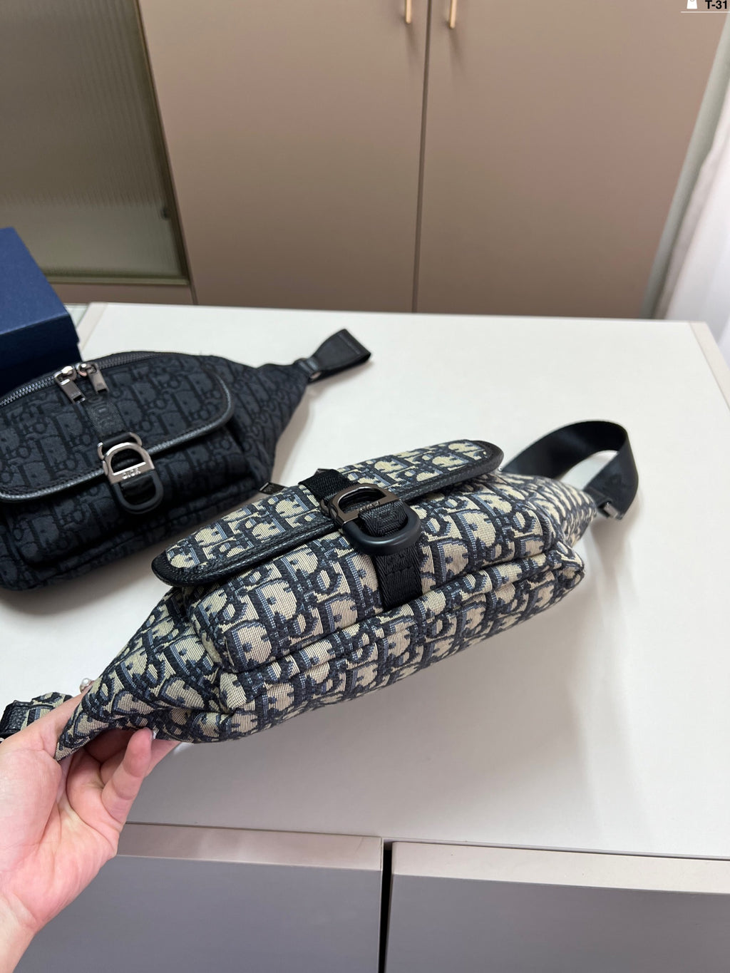 Oblique jacquard CD embroidery knitted waist bag chest bag 1825052323