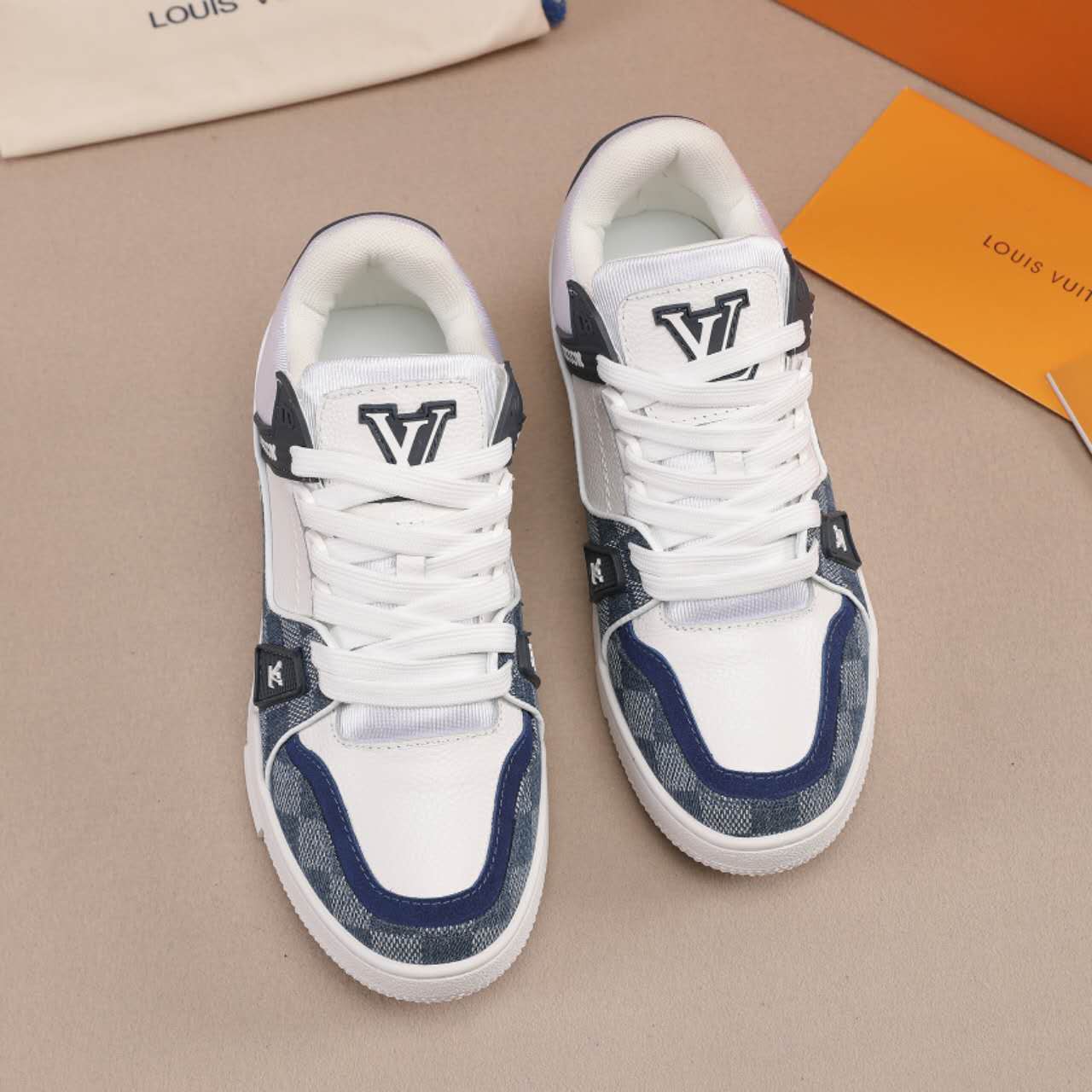 VV Trainer Sneakers 1825122510