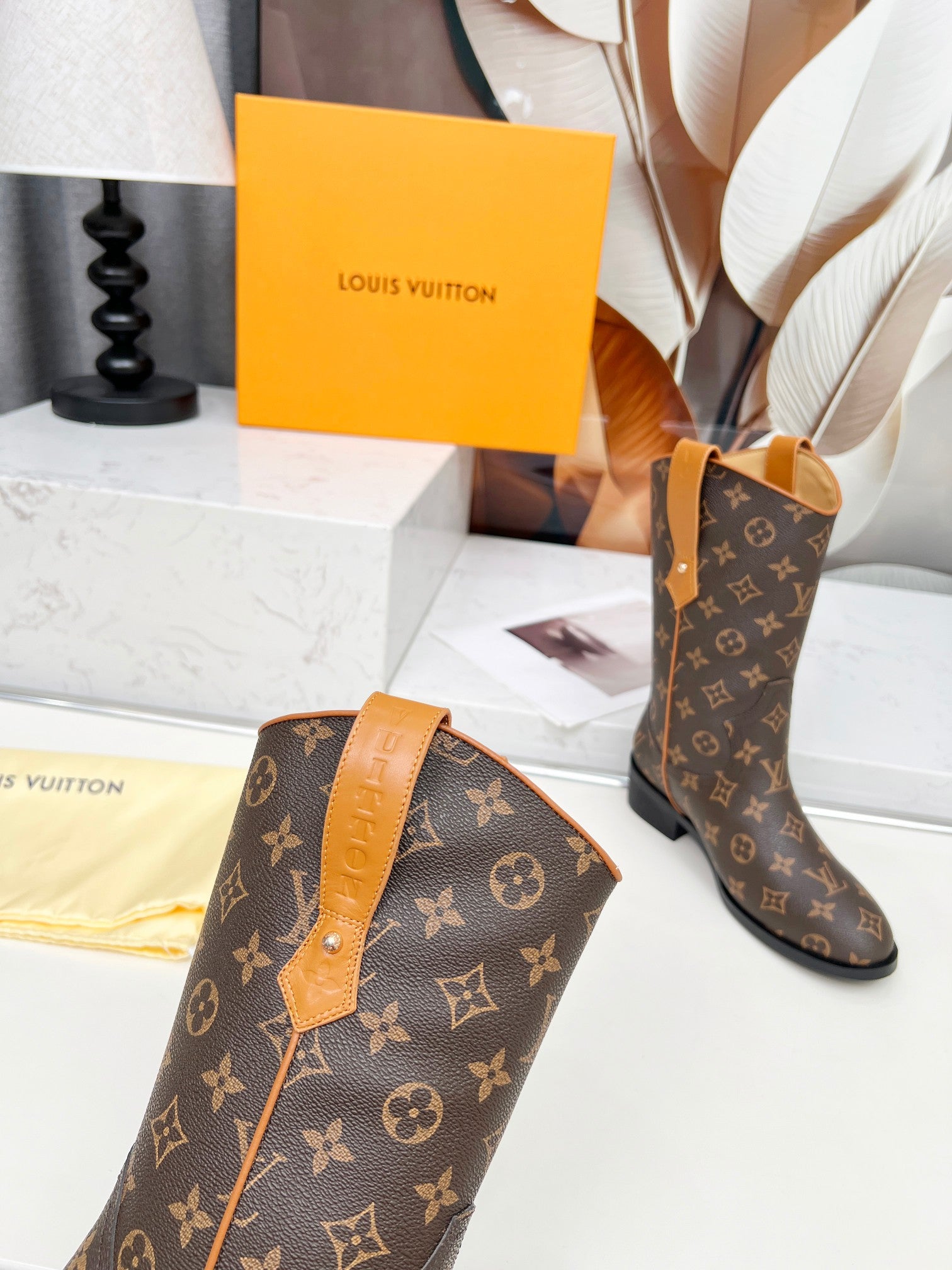 VV boots 1825112608