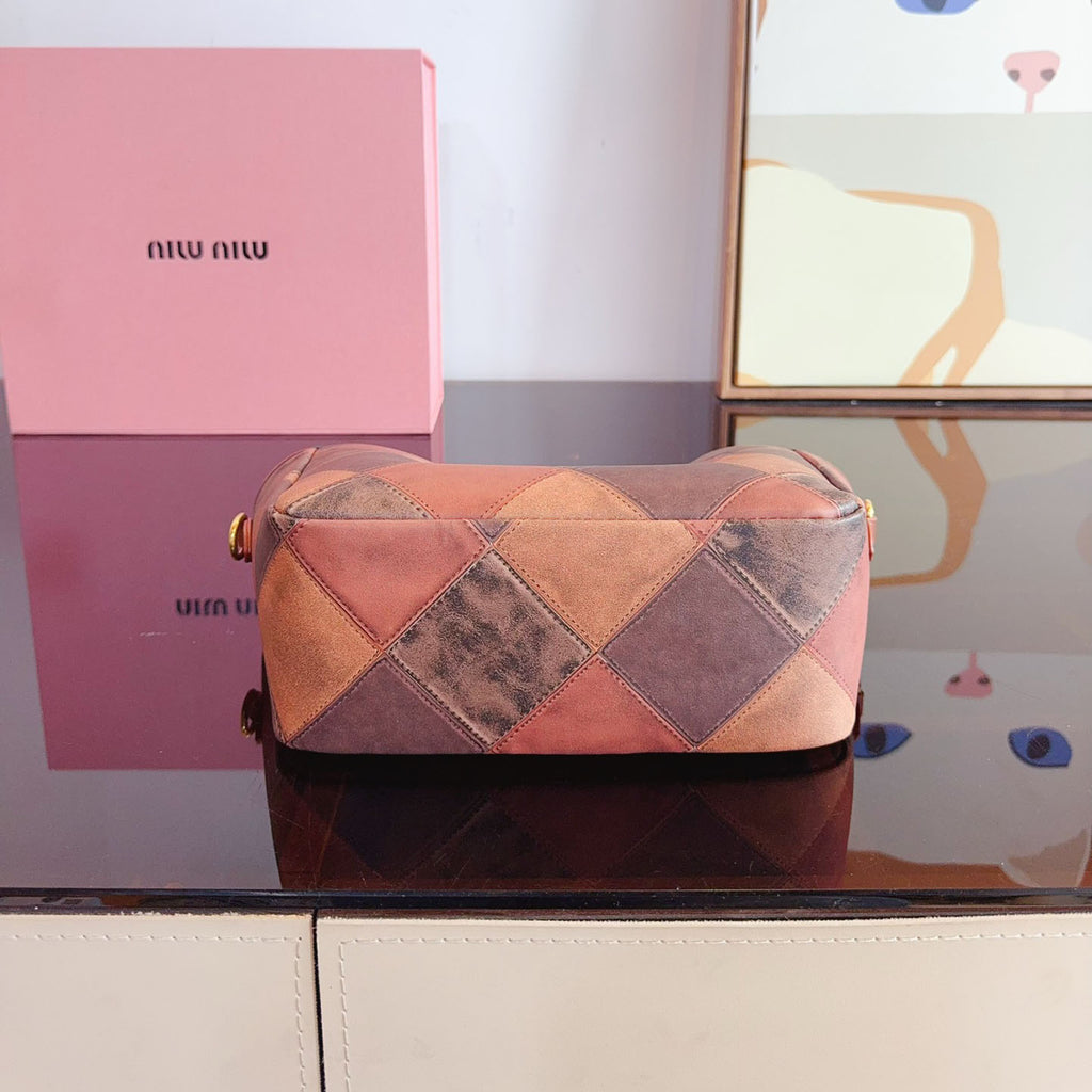 MIU Limited Edition Tote XC24092423