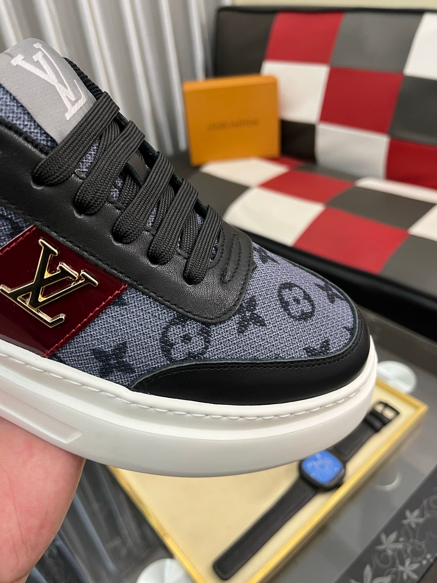 VV Latest casual and stylish men's shoes 26032417
