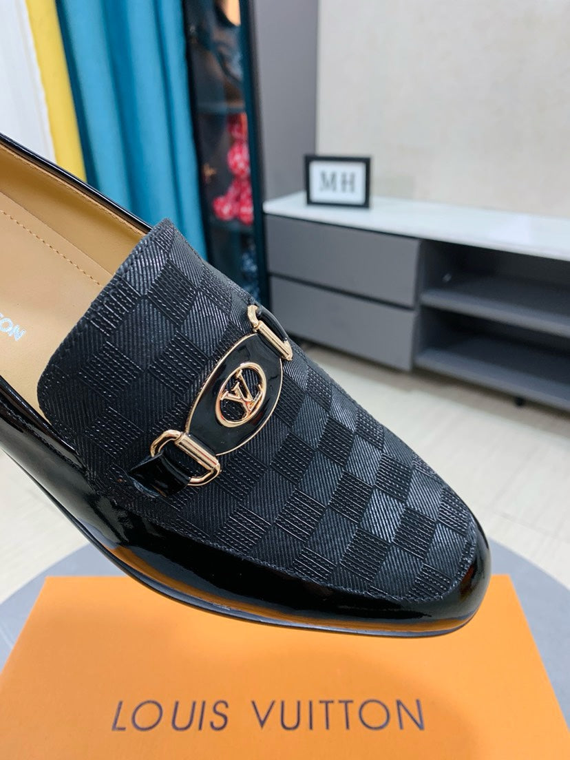 VV  Latest trending casual business leather shoes 26031002