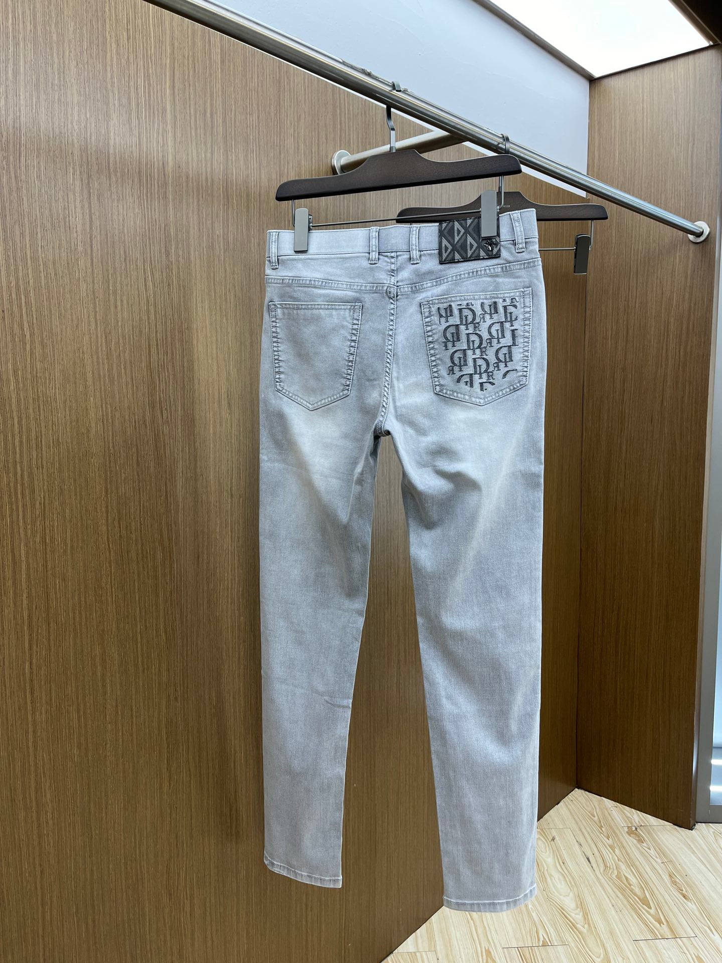 CD New slim-fit jeans 26031208