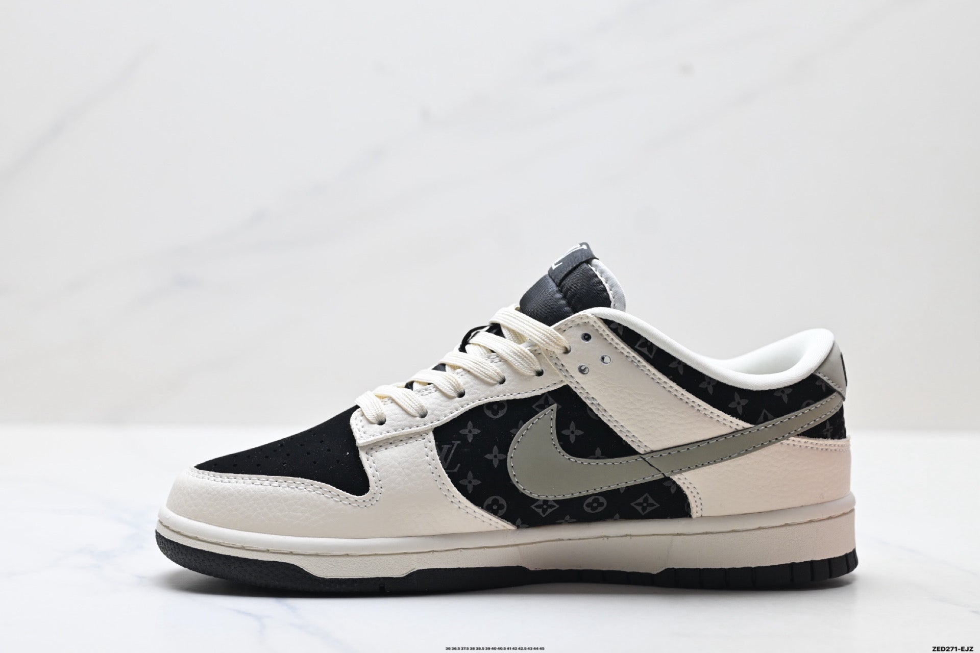 VV Air Force 1 Low-Top Collaboration Sneakers 26031310