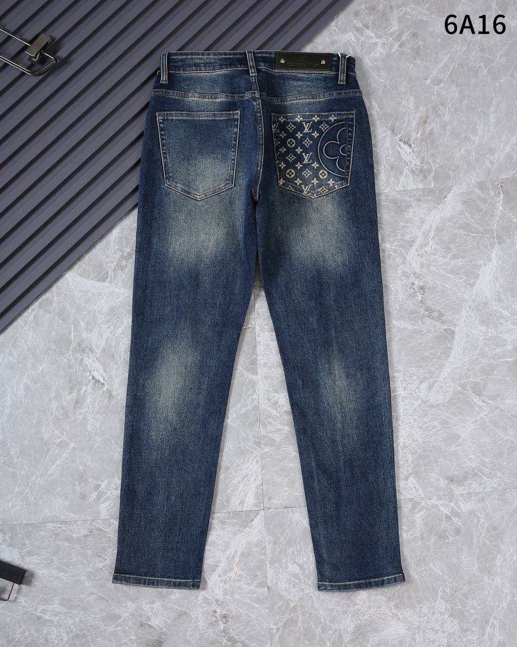 VV Men's classic jeans 26020411